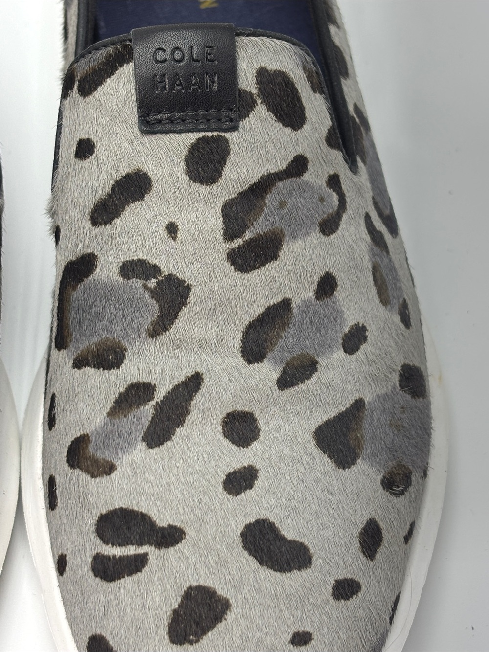 Cole Haan Grand Horizon Grey Leopard Print Calf Hair Slip On Shoes - size 8 - Picture 3 of 10